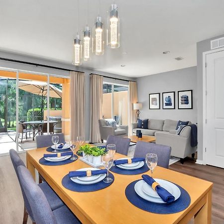 Upscale 2Br Lakefront Townhome - Private Hot Tub! Orlando Exterior photo