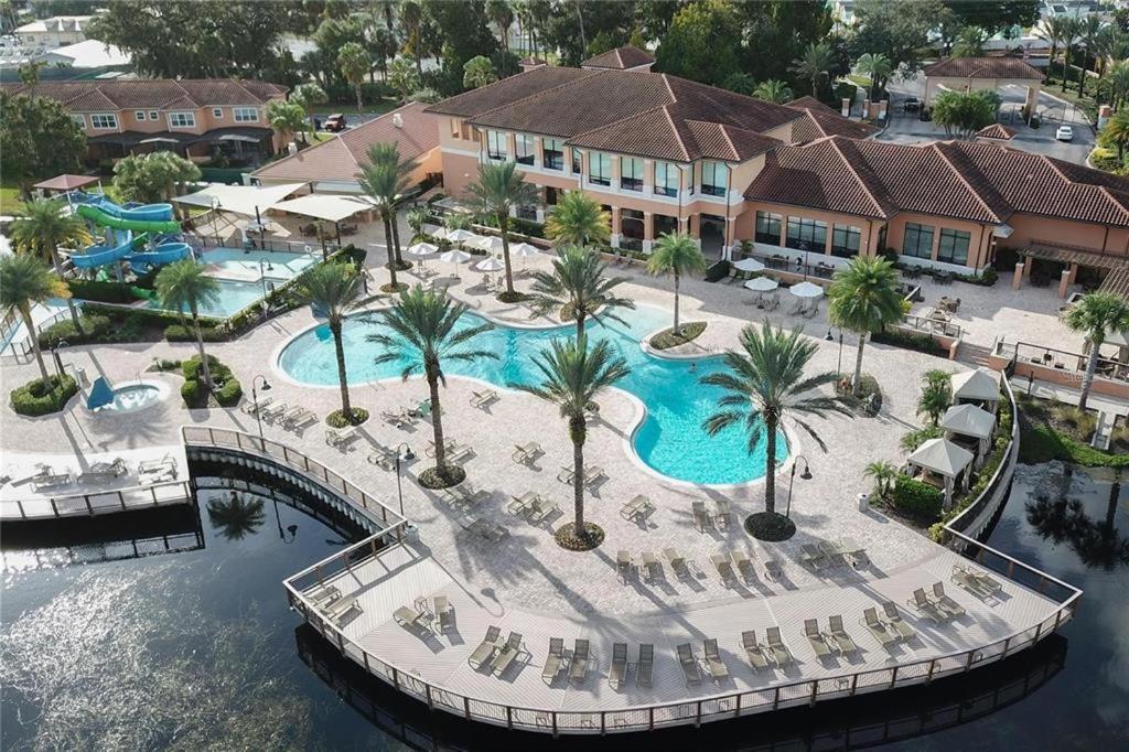 Upscale 2Br Lakefront Townhome - Private Hot Tub! Orlando Exterior photo